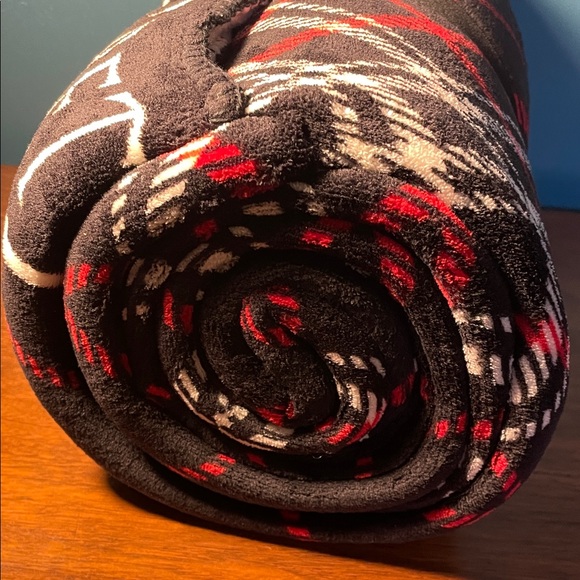 Victoria's Secret Red and Black Plaid Throw - Picture 4 of 5